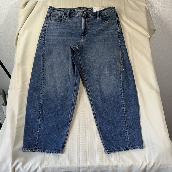 NWT American Eagle Jeans Womens 16 Tinted Medium Wash Barrel Baggy Stretch Denim - Picture 1 of 12